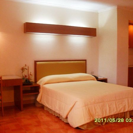 Taft Tower Hotel Manila Ngoại thất bức ảnh