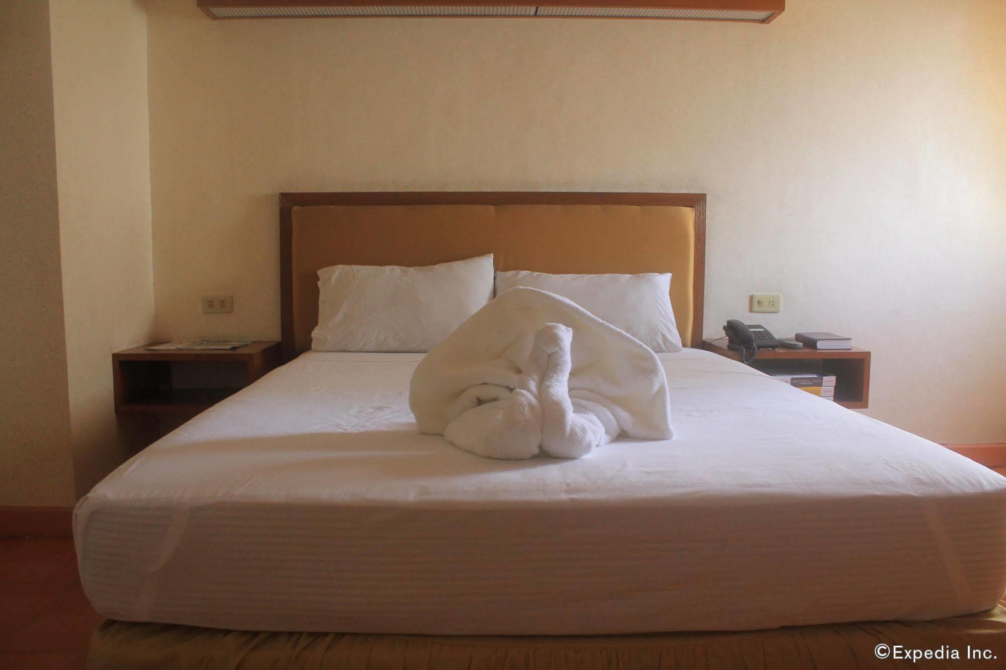 Taft Tower Hotel Manila Ngoại thất bức ảnh